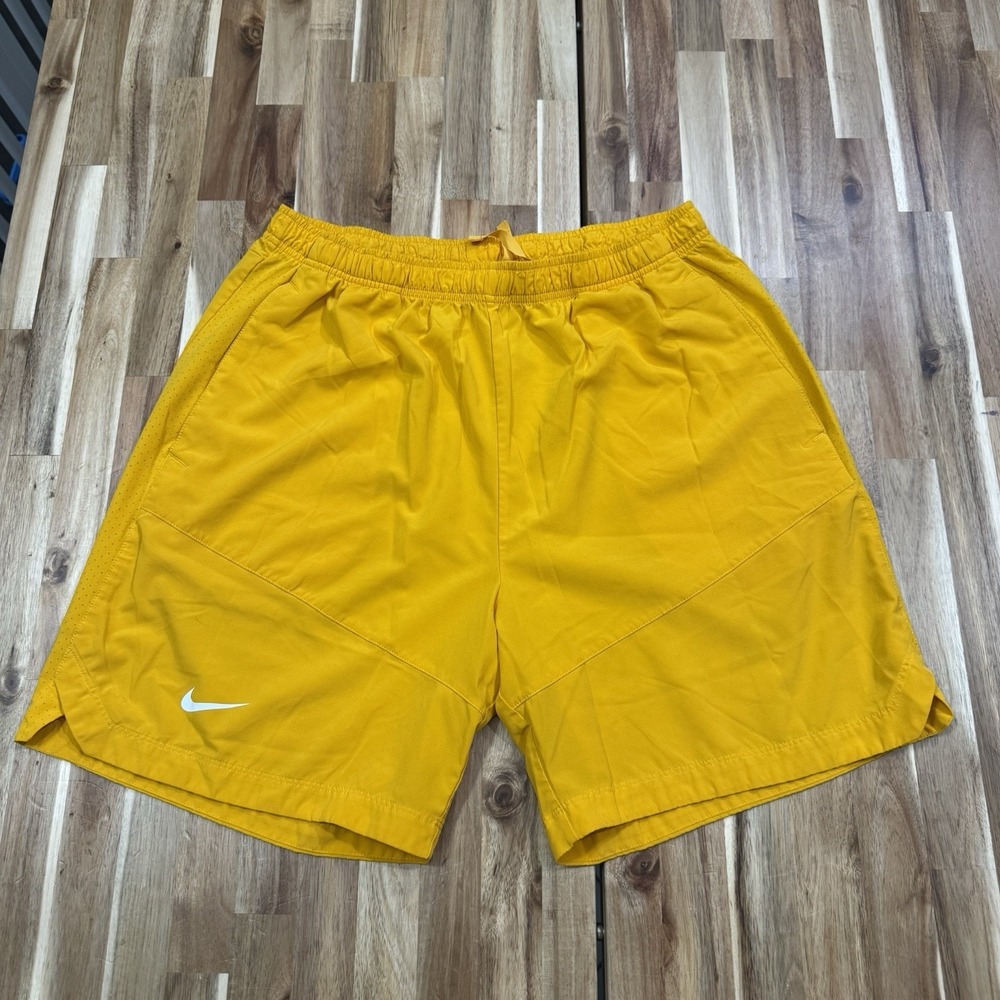 Nike Court DriFit Advantage Shorts Mens L Yellow Tennis Lightweight 7" Inseam